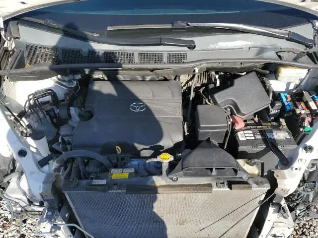 2015 TOYOTA SIENNA XLE  