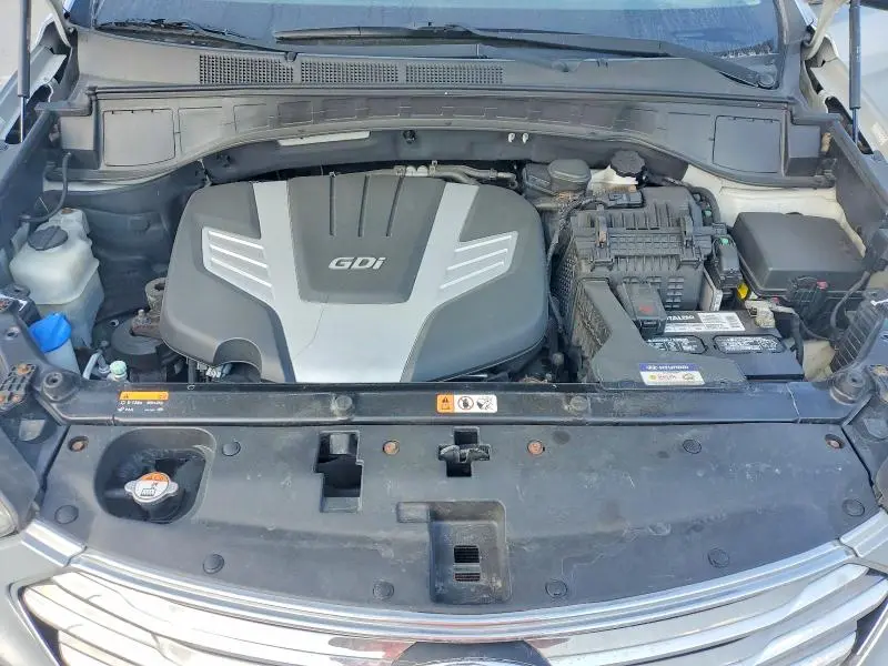 2016 HYUNDAI SANTA FE SE  