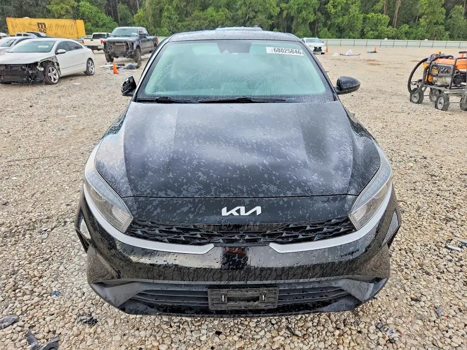 2022 KIA FORTE LXS  