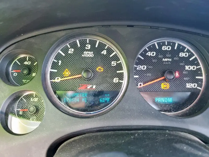 2011 CHEVROLET SUBURBAN K1500 LT  