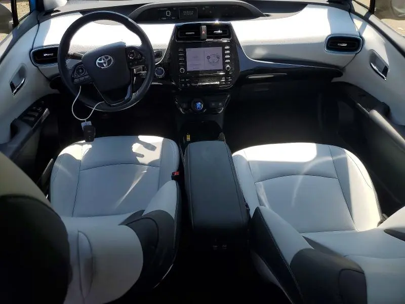 2021 TOYOTA PRIUS XLE  