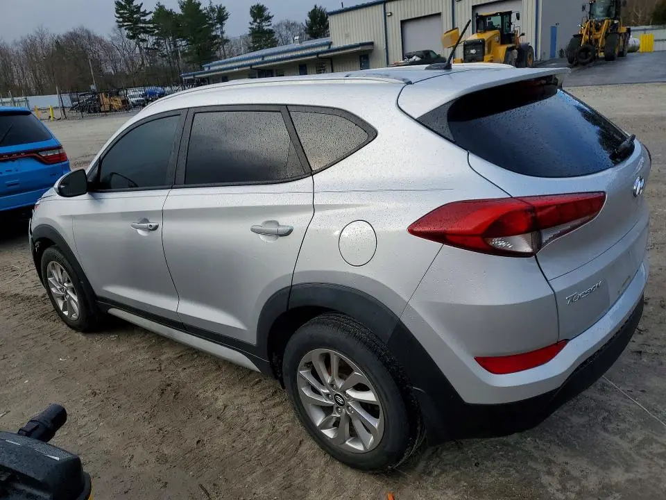 2017 HYUNDAI TUCSON SE  