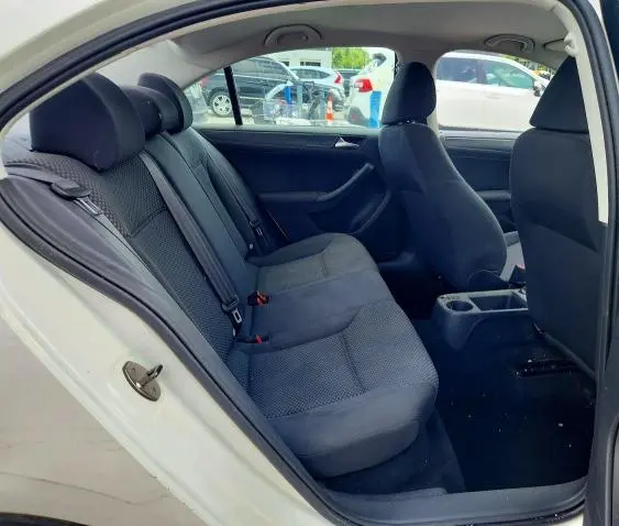 2011 VOLKSWAGEN JETTA BASE  