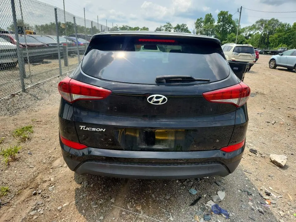 2017 HYUNDAI TUCSON SE  