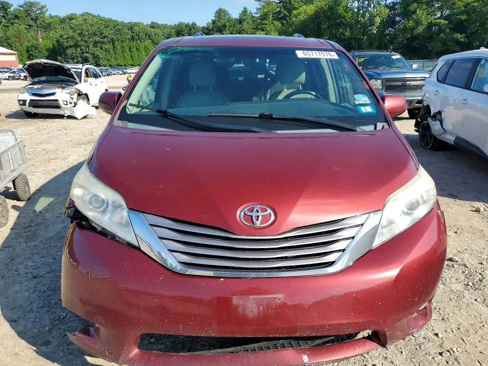 2015 TOYOTA SIENNA XLE 7-PASSENGER  