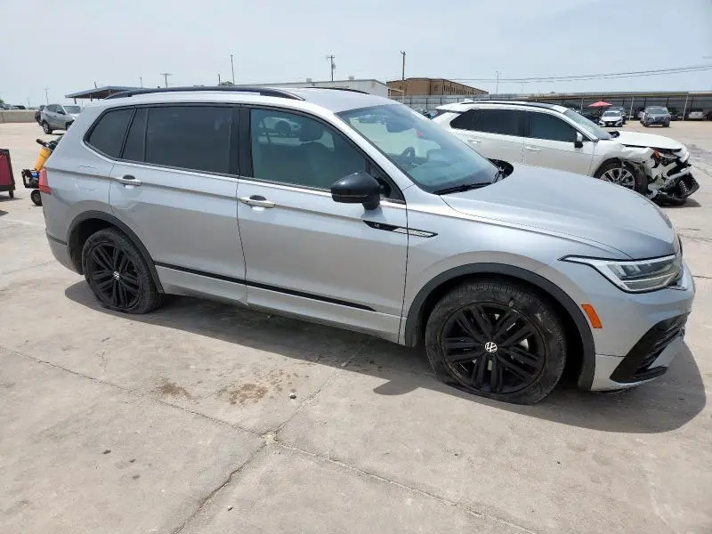 2022 VOLKSWAGEN TIGUAN SE R-LINE BLACK  