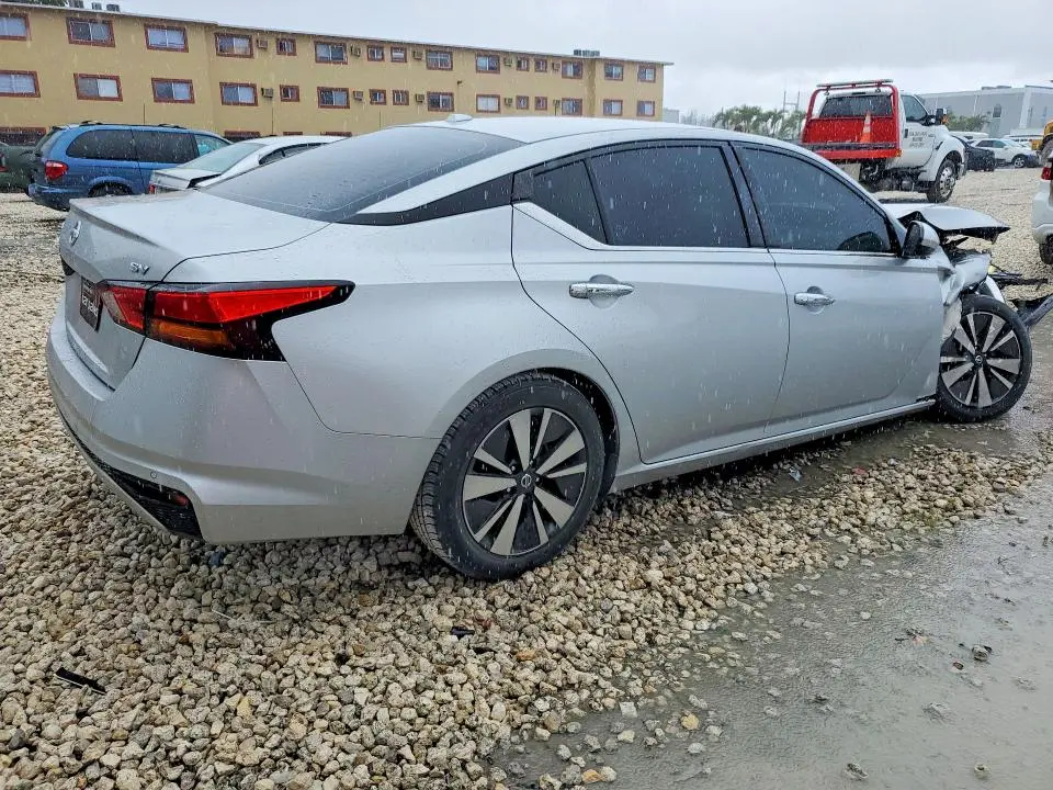 2021 NISSAN ALTIMA 2.5 SV  