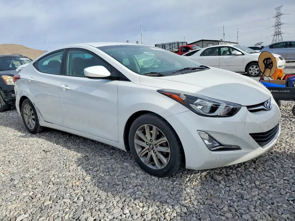 2015 HYUNDAI ELANTRA SE  