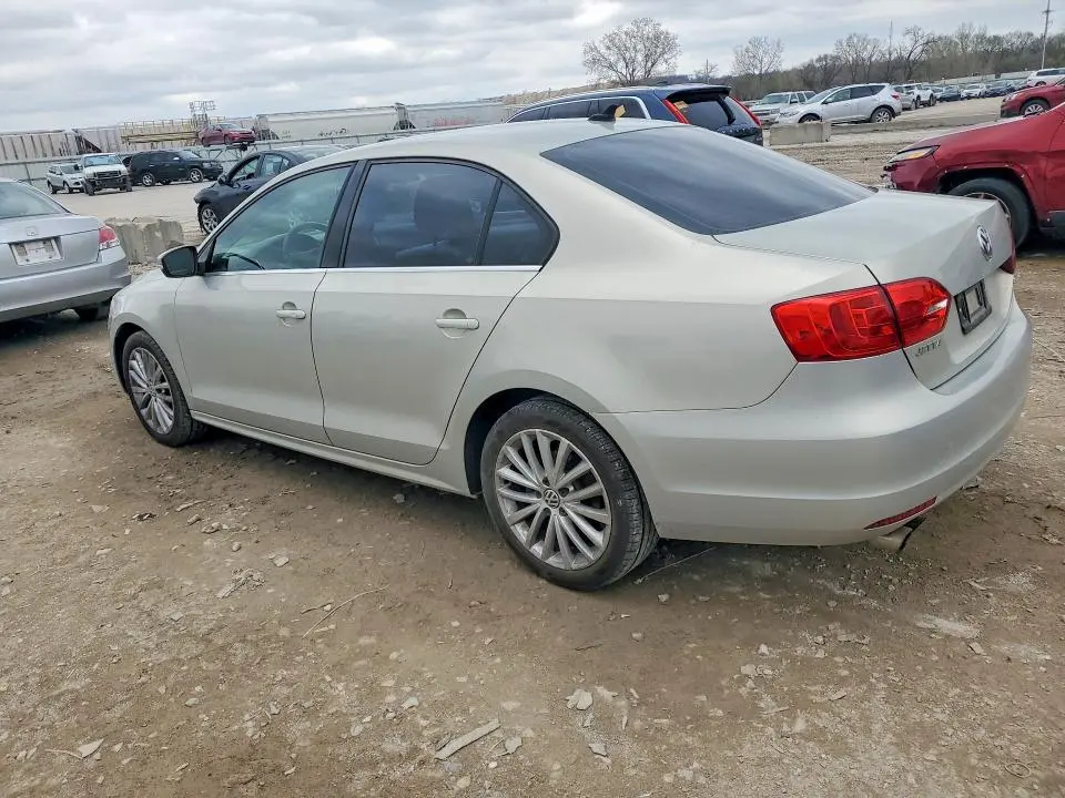 2011 VOLKSWAGEN JETTA SEL  