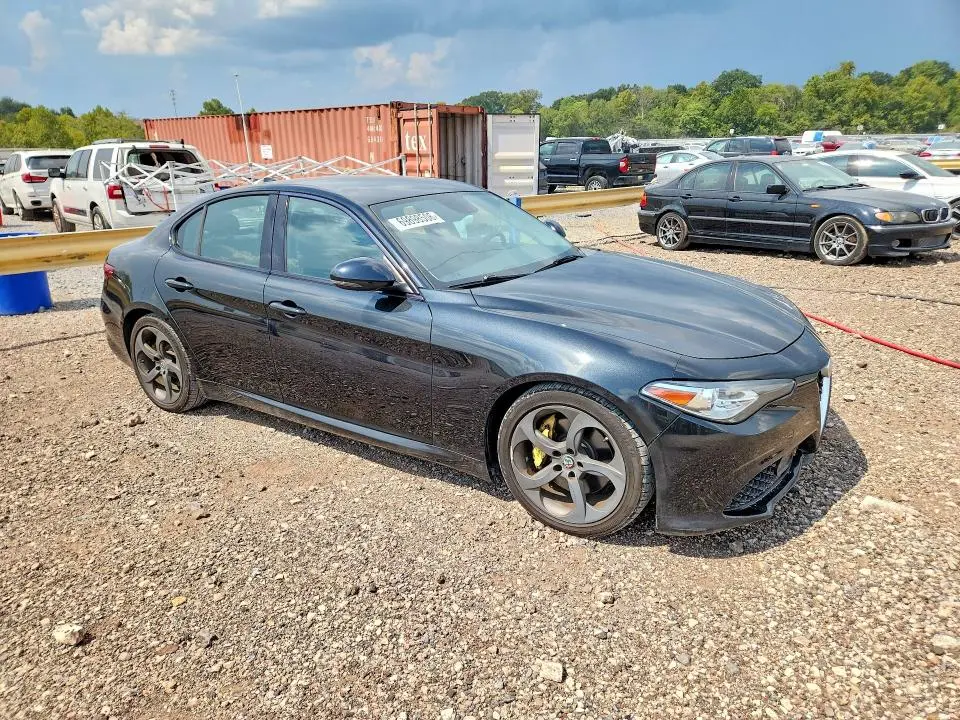 2017 ALFA ROMEO GIULIA   