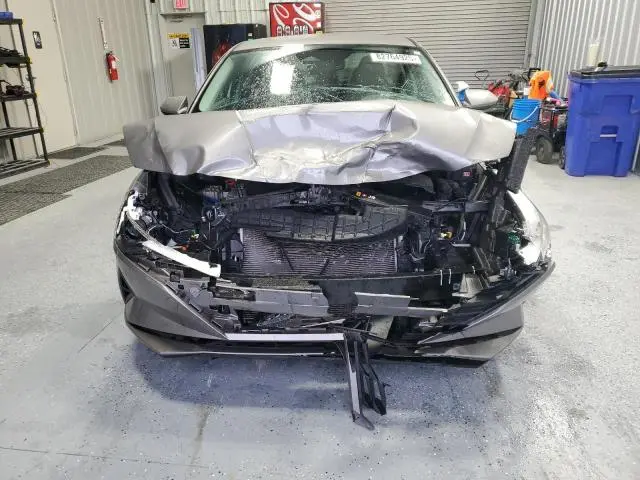 2021 HYUNDAI ELANTRA SE  