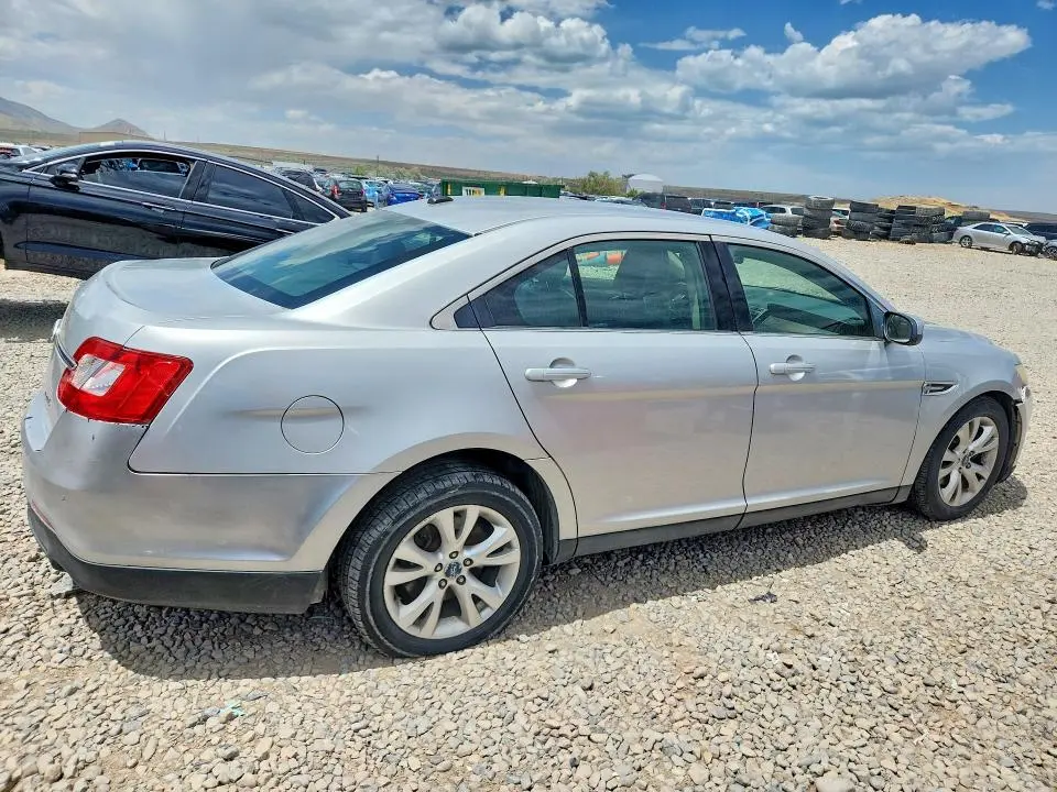 2011 FORD TAURUS SEL  