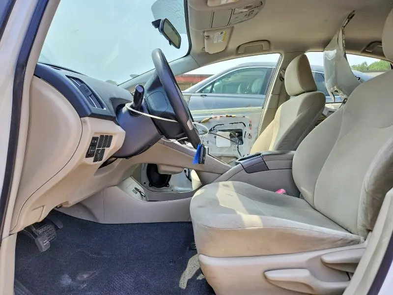 2013 TOYOTA PRIUS TWO  