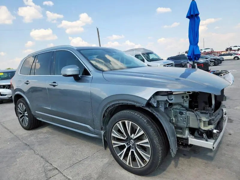 2020 VOLVO XC90 T5 MOMENTUM  