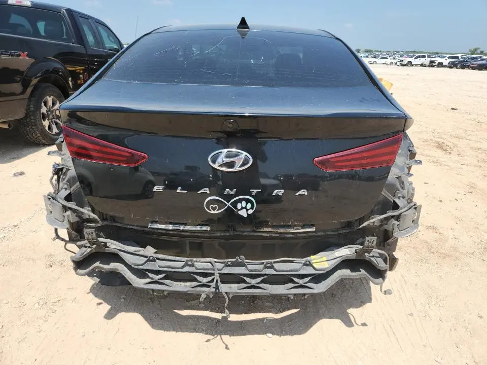 2020 HYUNDAI ELANTRA SEL  