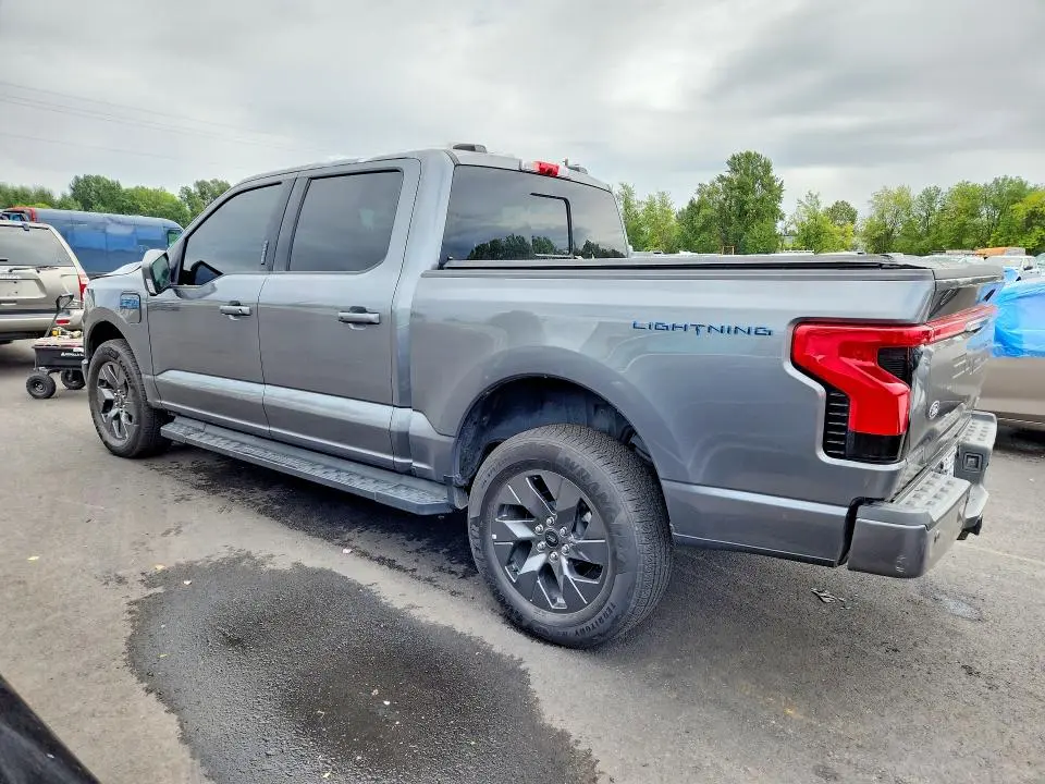 2024 FORD F150 LIGHTNING LARIAT  