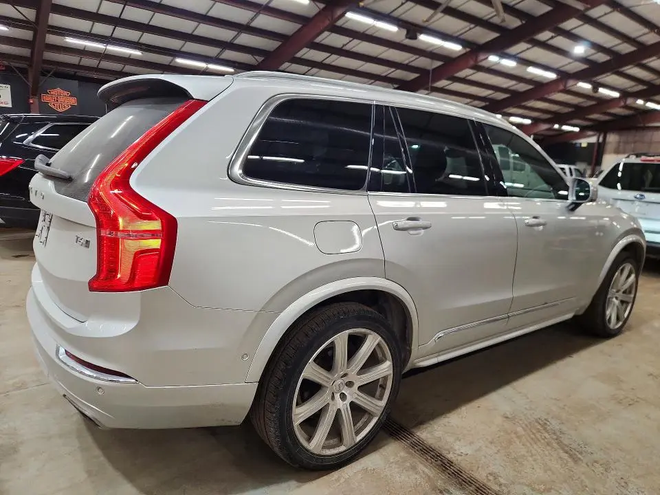 2018 VOLVO XC90 T6  