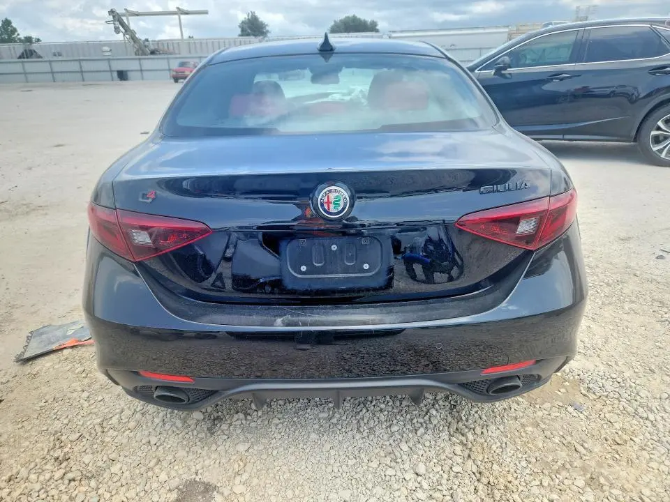 2021 ALFA ROMEO GIULIA TI  