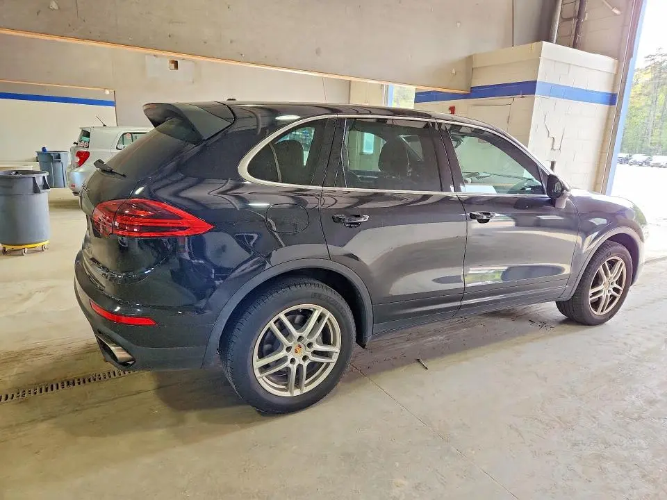 2016 PORSCHE CAYENNE   