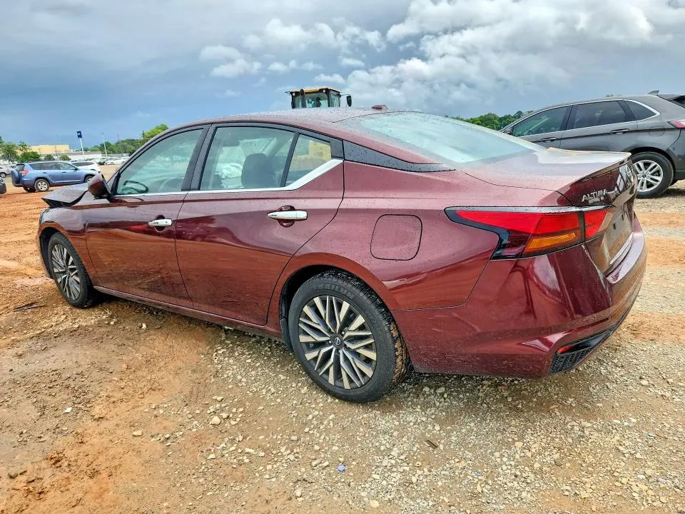 2023 NISSAN ALTIMA SV  