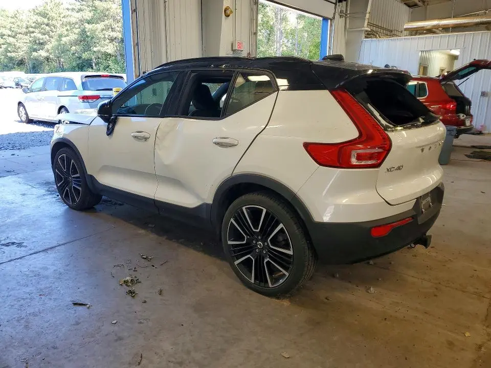 2021 VOLVO XC40 T5 R-DESIGN  