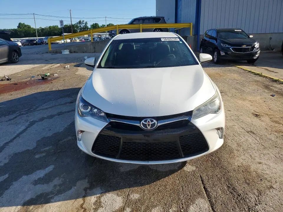 2017 TOYOTA CAMRY SE  