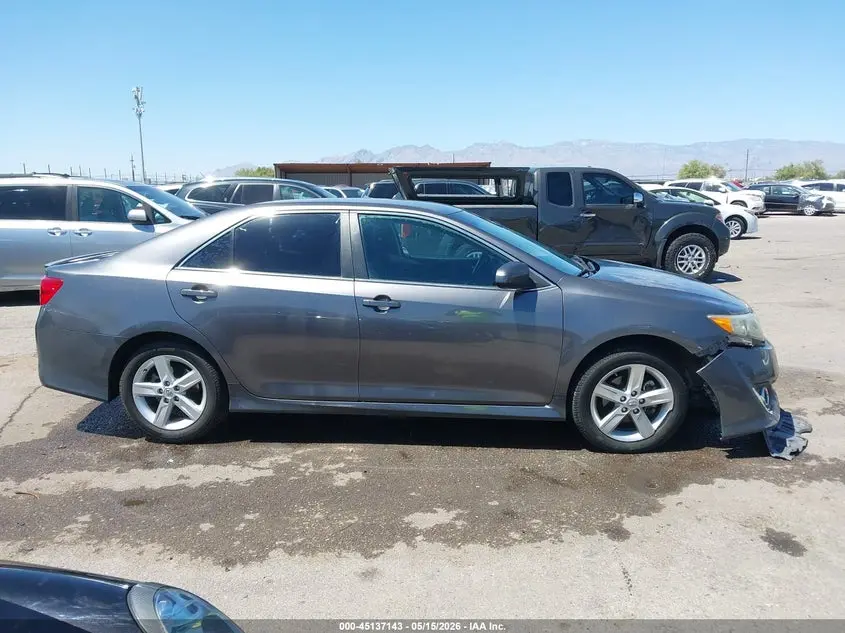 2014 TOYOTA CAMRY SE