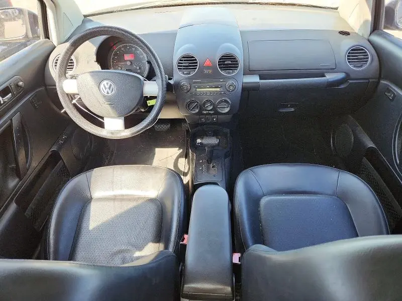 2010 VOLKSWAGEN NEW BEETLE   