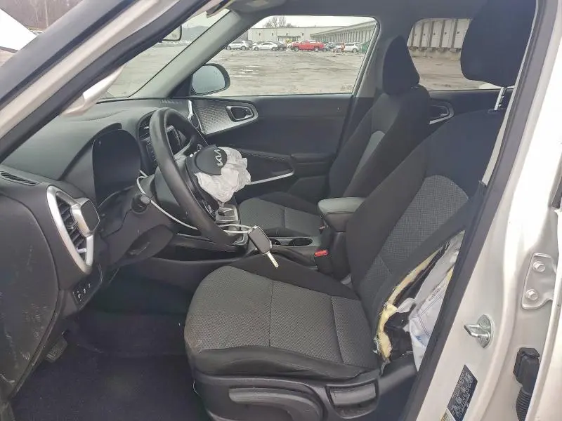2023 KIA SOUL LX  