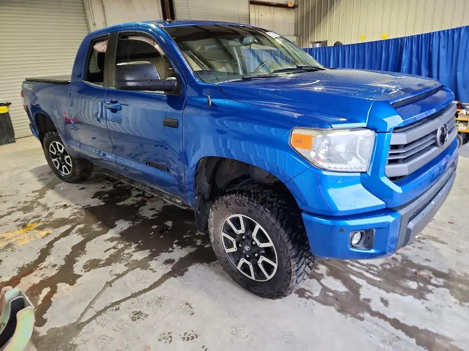 2017 TOYOTA TUNDRA SR5  