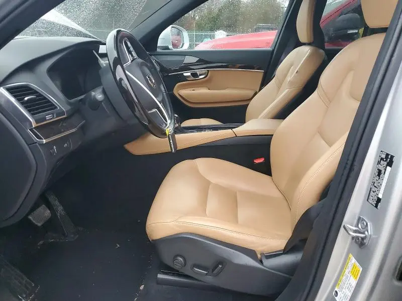 2019 VOLVO XC90 T6 MOMENTUM  