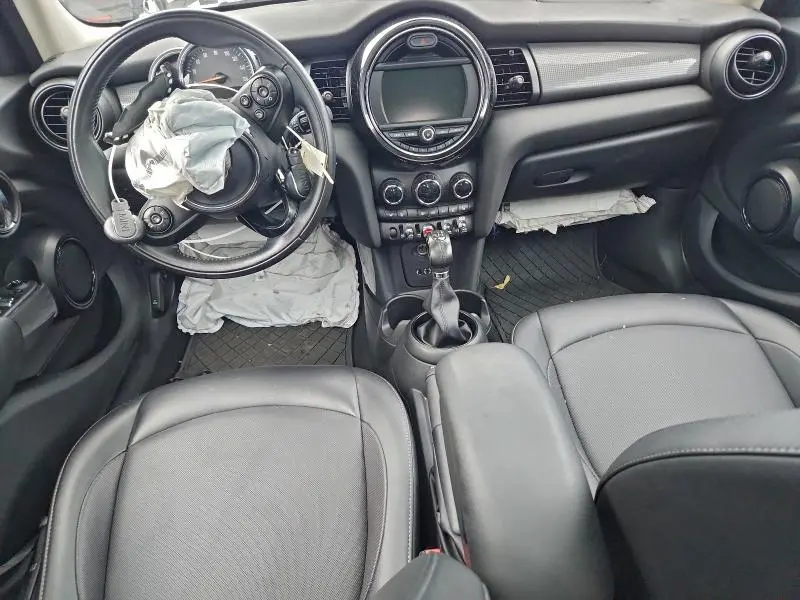 2018 MINI COOPER   