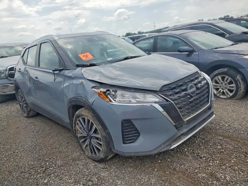 2024 NISSAN KICKS SV  