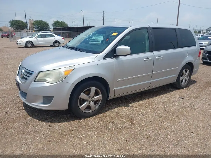 2010 VOLKSWAGEN ROUTAN SE