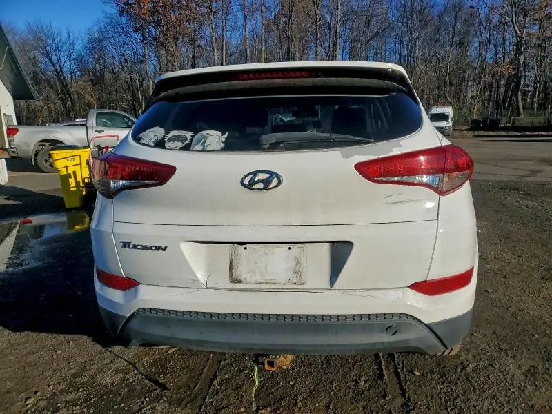 2018 HYUNDAI TUCSON SE  
