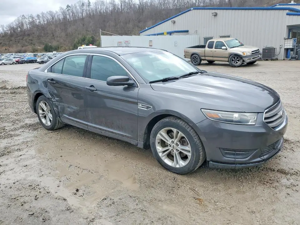 2015 FORD TAURUS SEL  