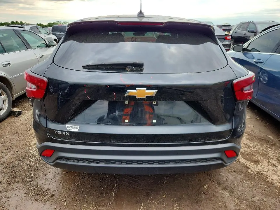 2024 CHEVROLET TRAX LS  