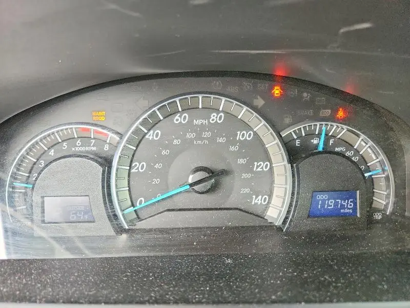 2013 TOYOTA CAMRY SE V6  