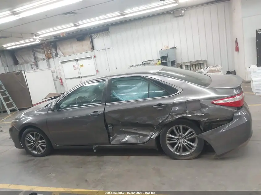 2015 TOYOTA CAMRY SE