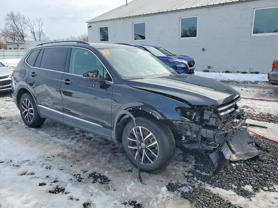 2021 VOLKSWAGEN TIGUAN SE  