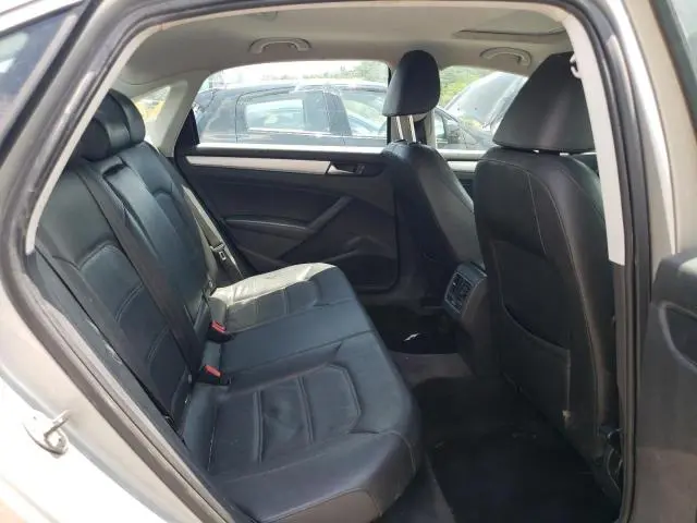 2013 VOLKSWAGEN PASSAT SE  