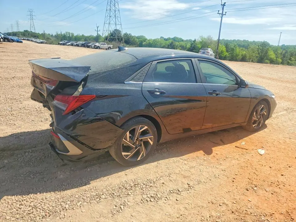 2024 HYUNDAI ELANTRA SEL  