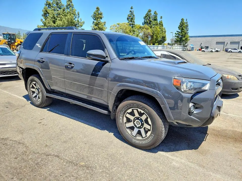 2024 TOYOTA 4RUNNER TRD OFF-ROAD  