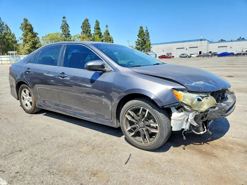 2012 TOYOTA CAMRY SE  