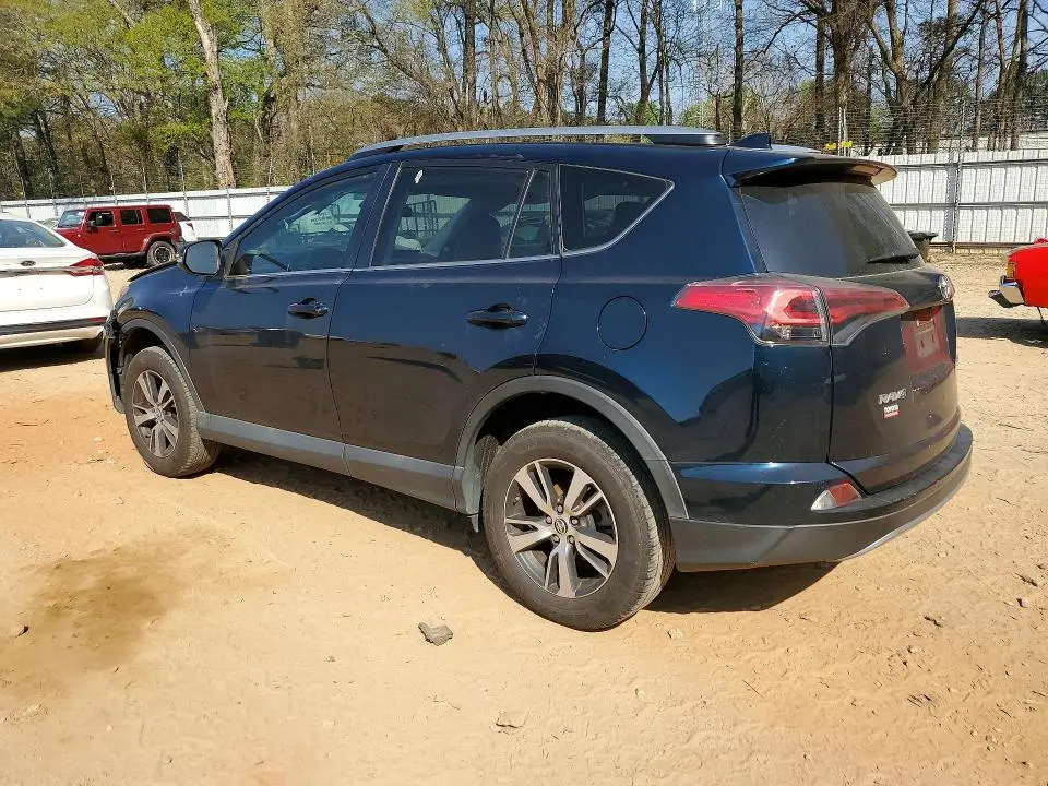 2018 TOYOTA RAV4 XLE  
