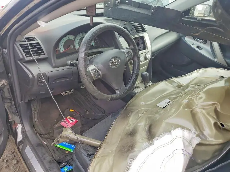 2011 TOYOTA CAMRY SE V6  