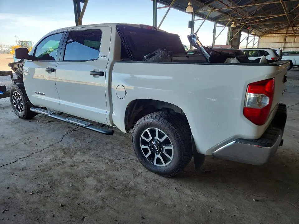 2016 TOYOTA TUNDRA CREWMAX SR5  