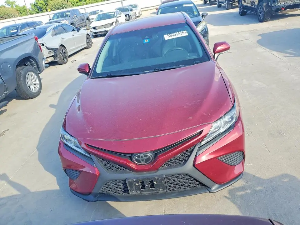 2018 TOYOTA CAMRY SE  