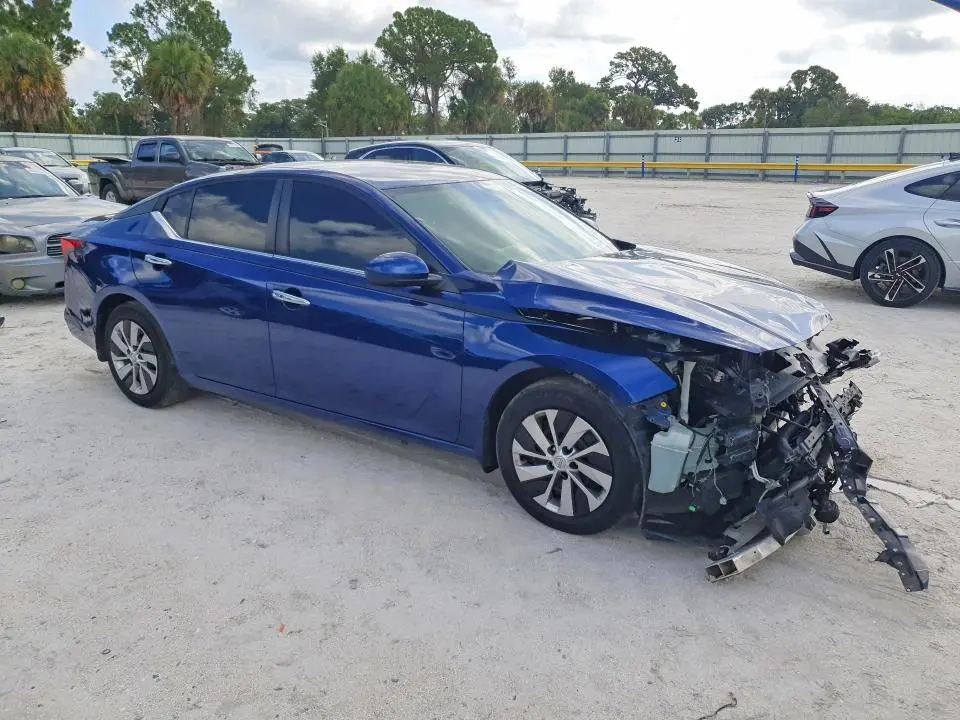 2019 NISSAN ALTIMA S  