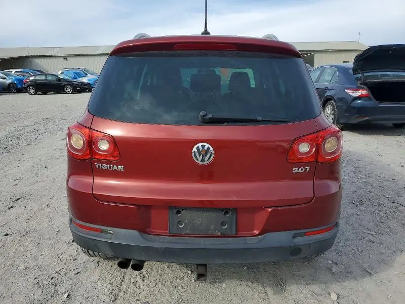 2011 VOLKSWAGEN TIGUAN S  